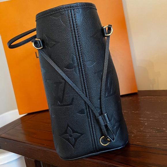 LOUIS VUITTON Empreinte Monogram Giant Neverfull MM Black Noir - Picture 3 of 14